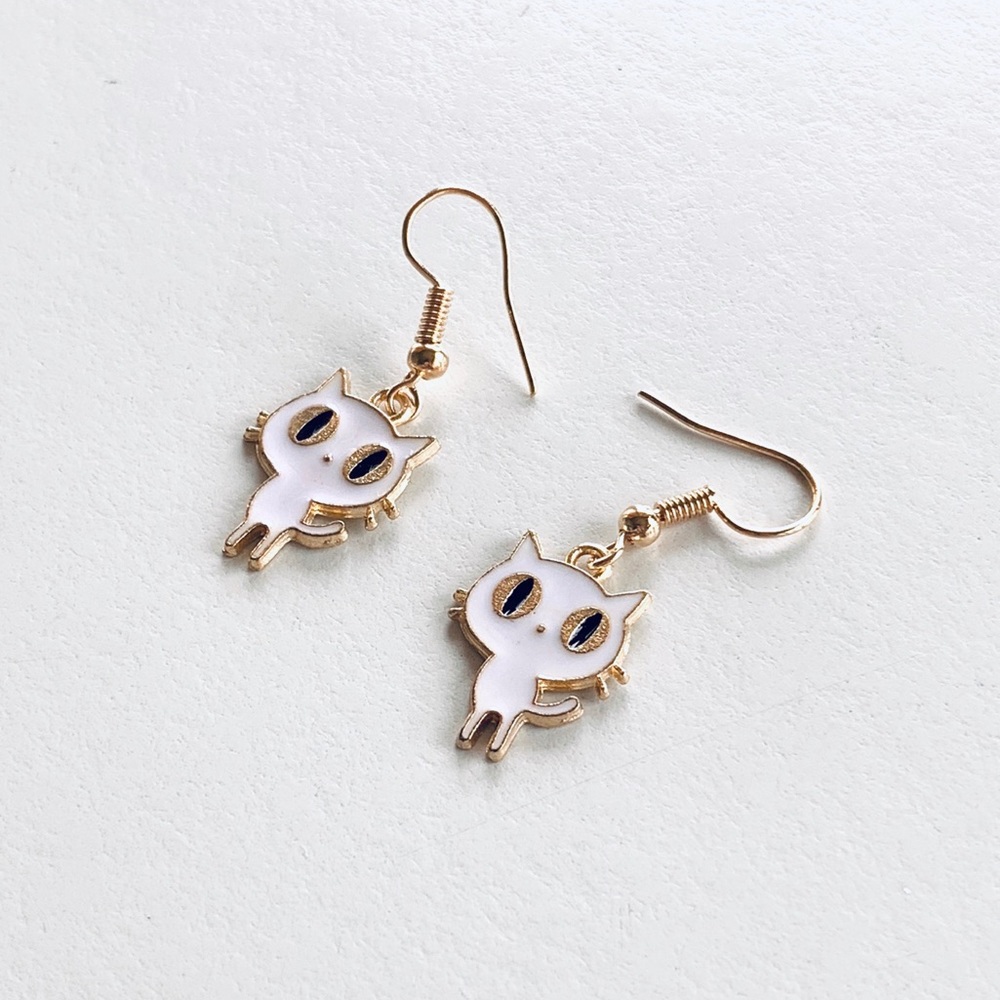 NEW White Kitty Cat Earrings Gold